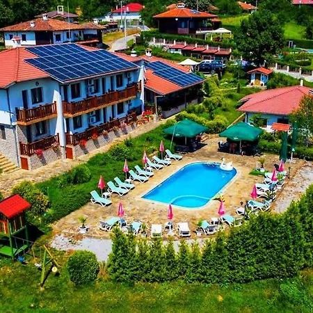 Family Complex Krisbo Hotell Donkovtsi Eksteriør bilde